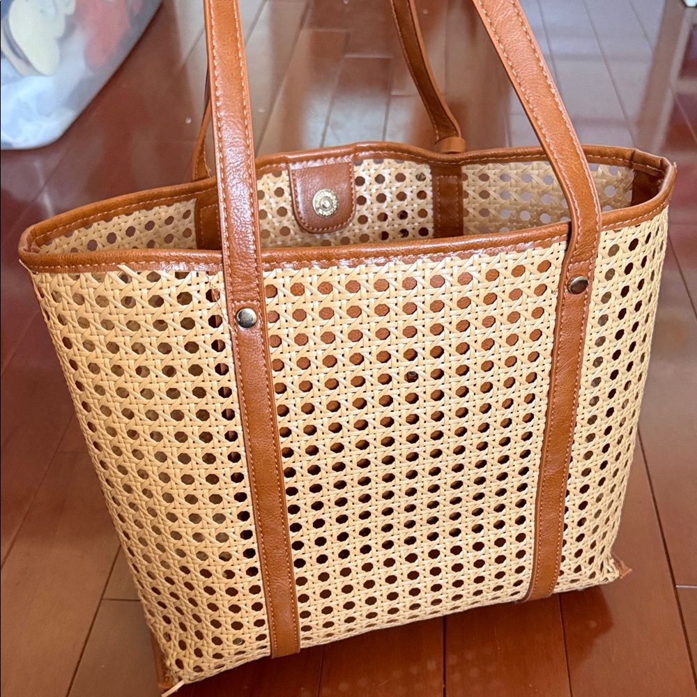 Antik Kraft Tan and Brown Woven Tote - Picture 3 of 5